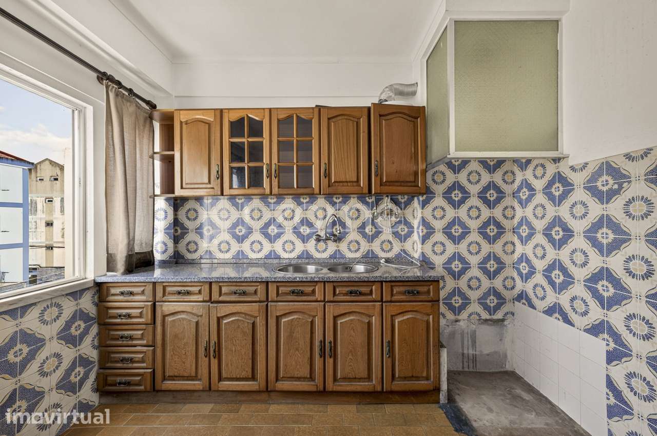 Apartamento T2 no centro do Cacém c/box - Grande imagem: 3/23