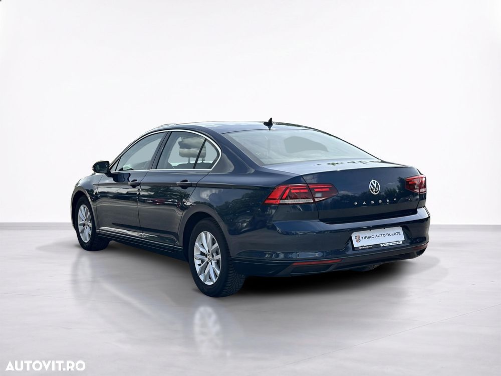 Volkswagen Passat - 4