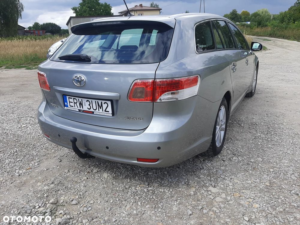 Toyota Avensis 1.8 Executive - 10