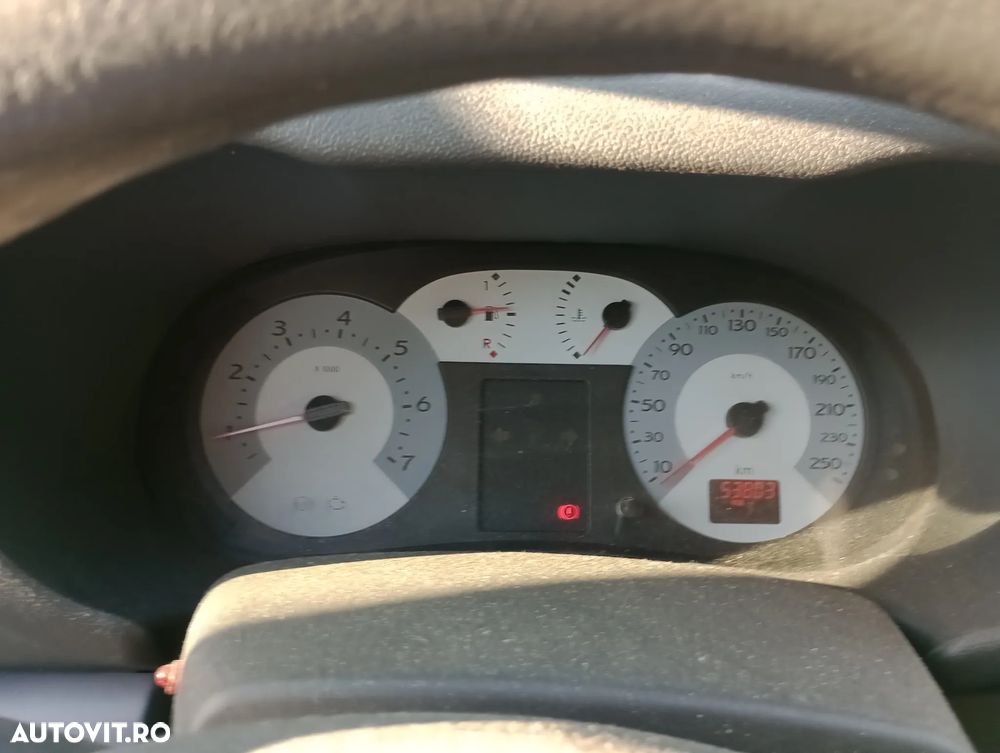 Renault Clio III 1.4 Dynamique - 9