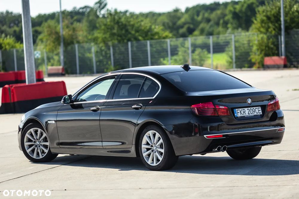 BMW Seria 5 530d Luxury Line - 15