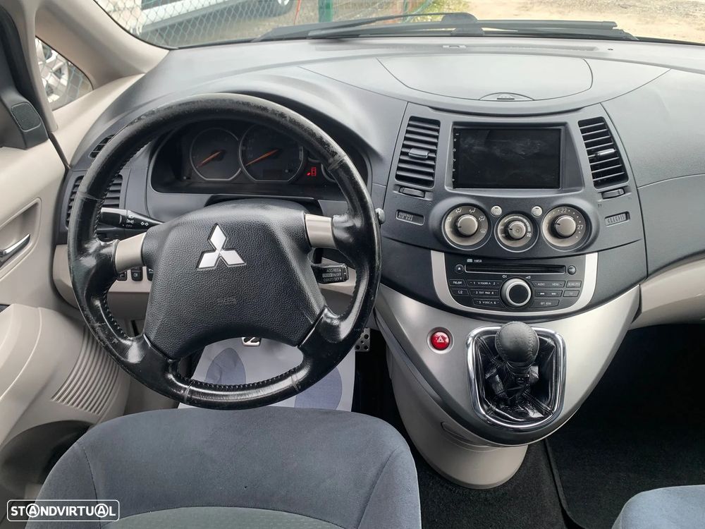 Mitsubishi Grandis 2.0 DI-D Intense P2 - 9