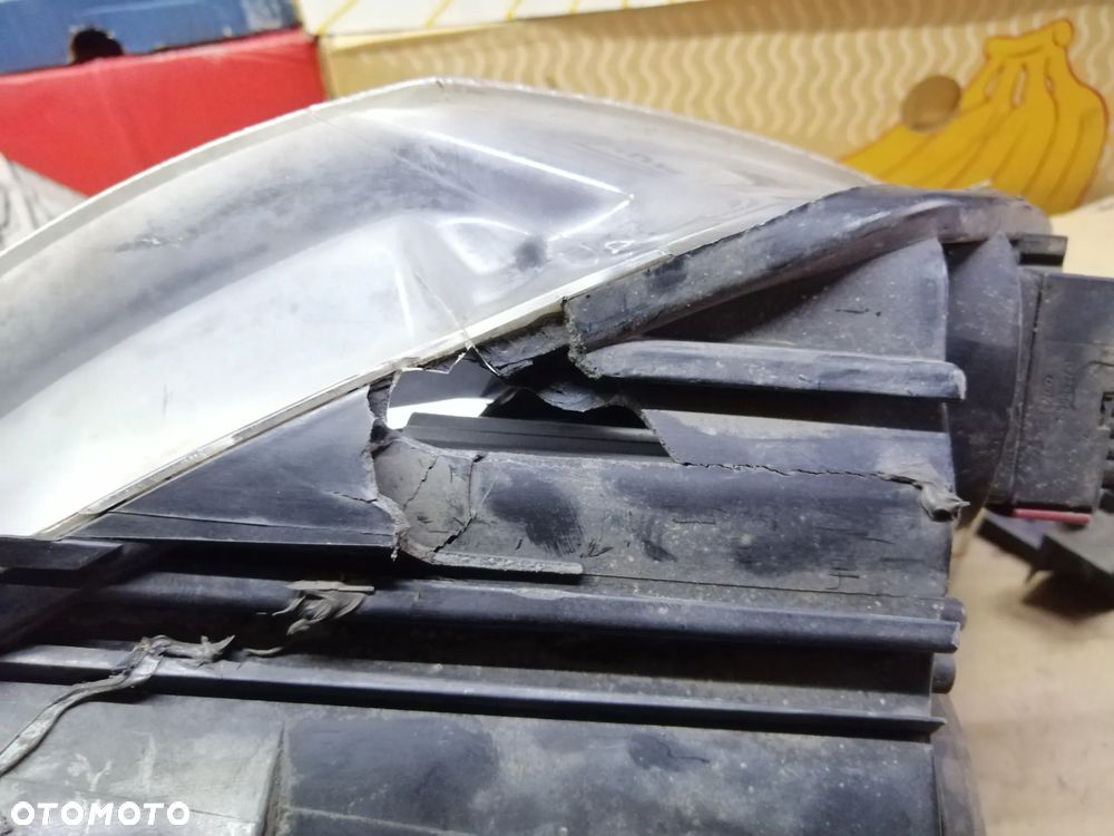 Opel Zafira B komplet lamp przednich Xenon 13252471RH 13252470LH EU - 12
