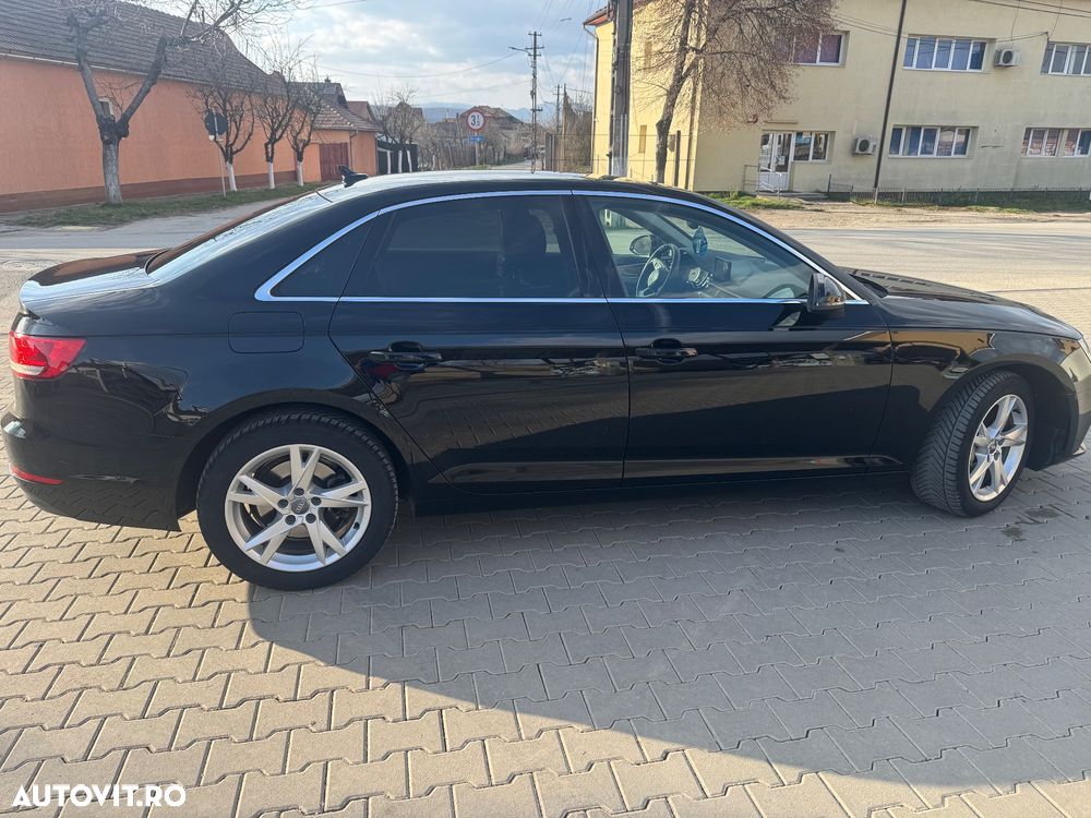 Audi A4 2.0 TDI ultra S tronic design - 4