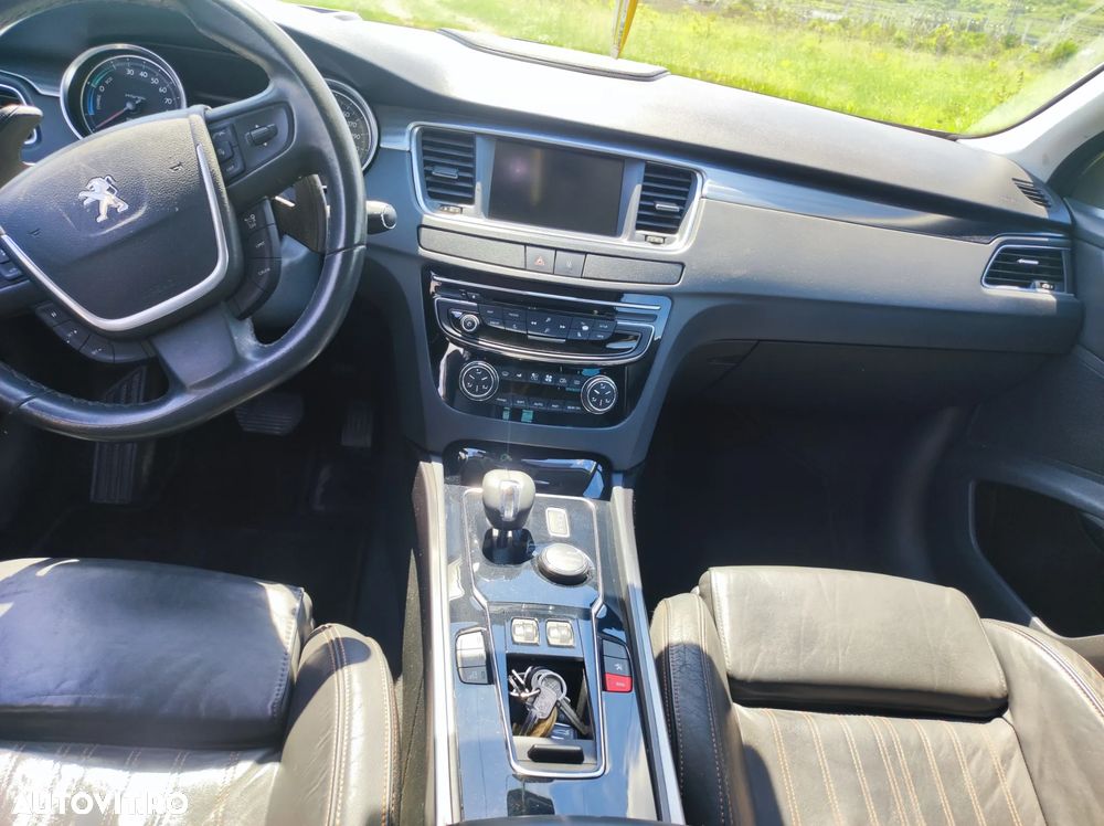 Peugeot 508 RXH Hybrid4 - 16
