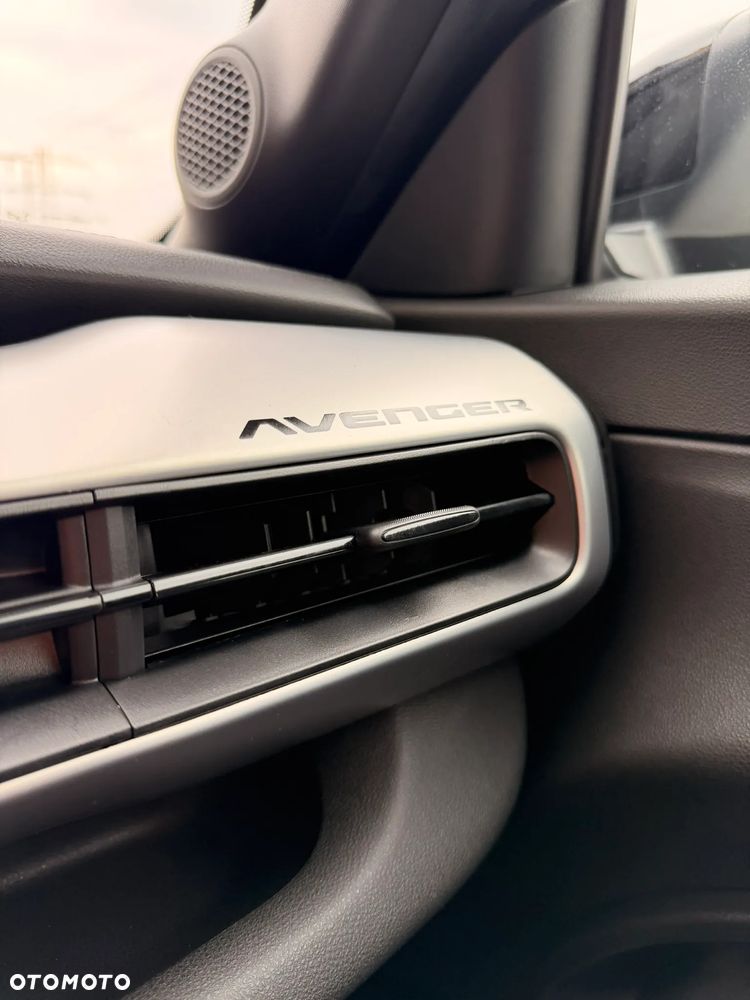 Jeep Avenger 1.2 T3 mHEV Black Edition FWD eDCT6 - 29