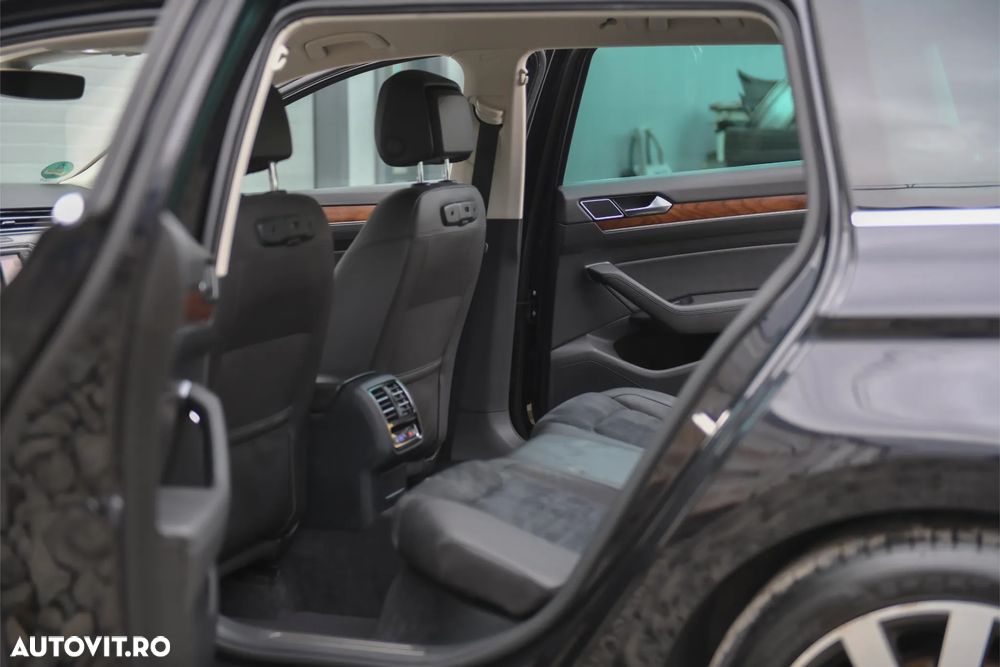 Volkswagen Passat - 11