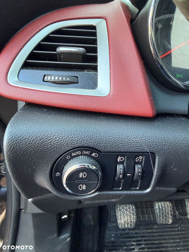 Opel Astra 1.4 Turbo Cosmo - 12