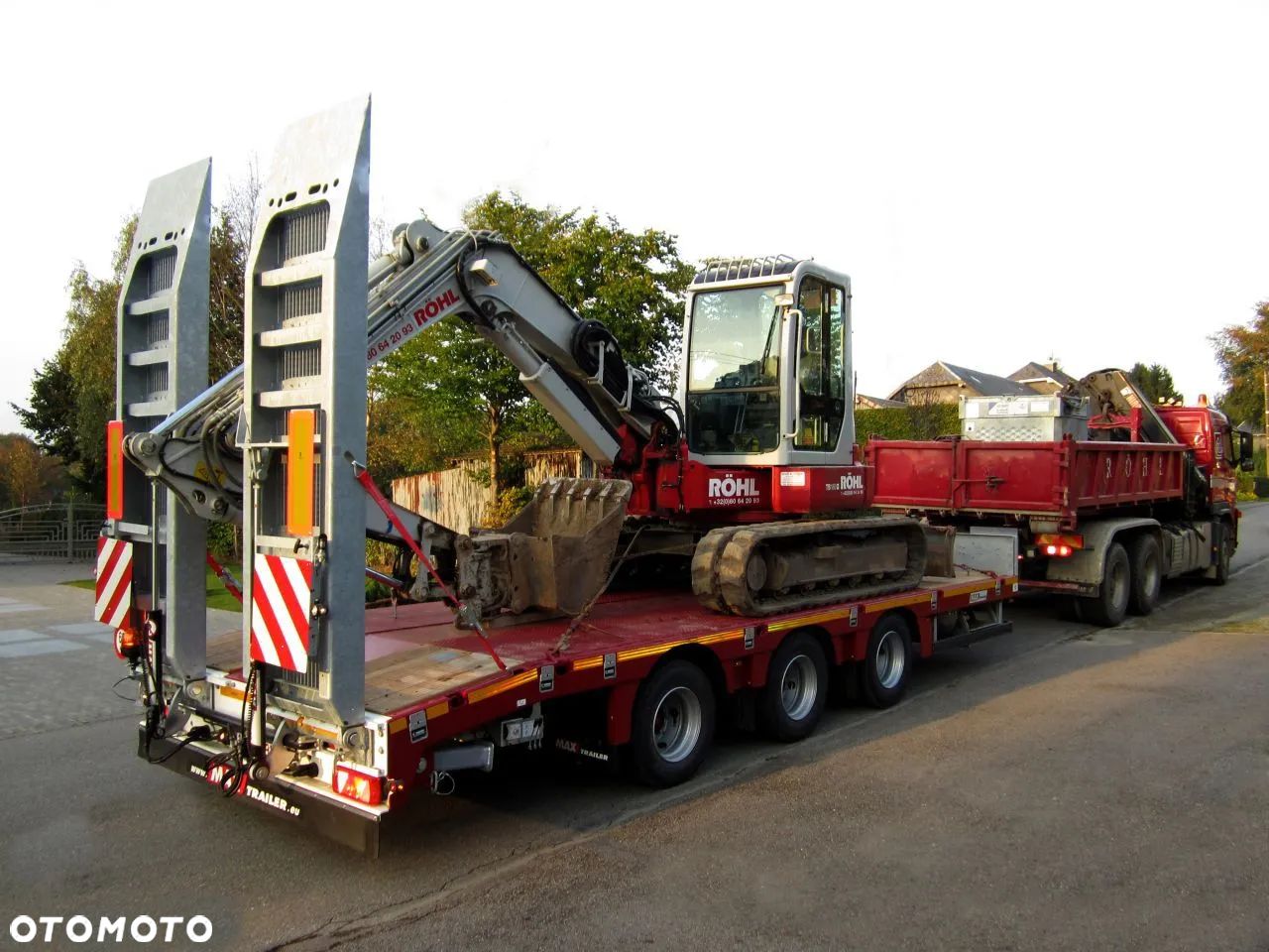 MAX Trailer przyczepa 3 osiowa tridem, najazdy hydrauliczne - 1