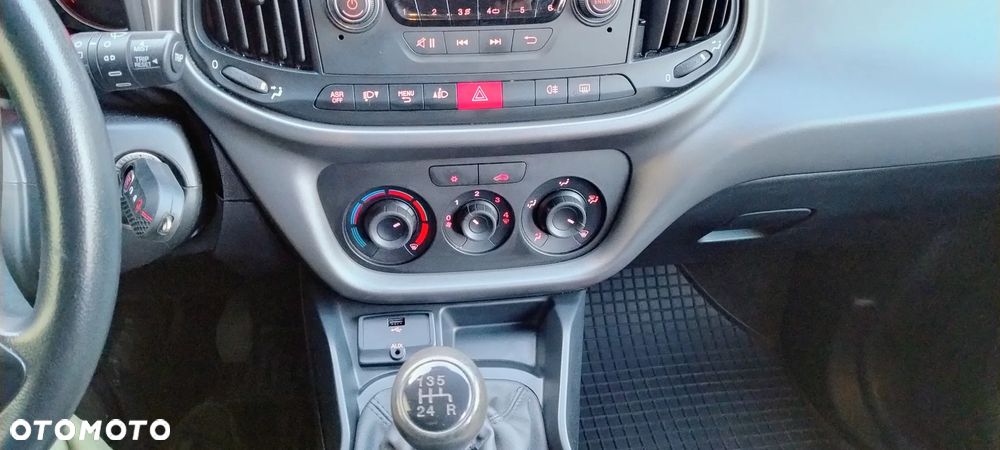 Fiat Doblo 1.4 16V Dynamic - 23