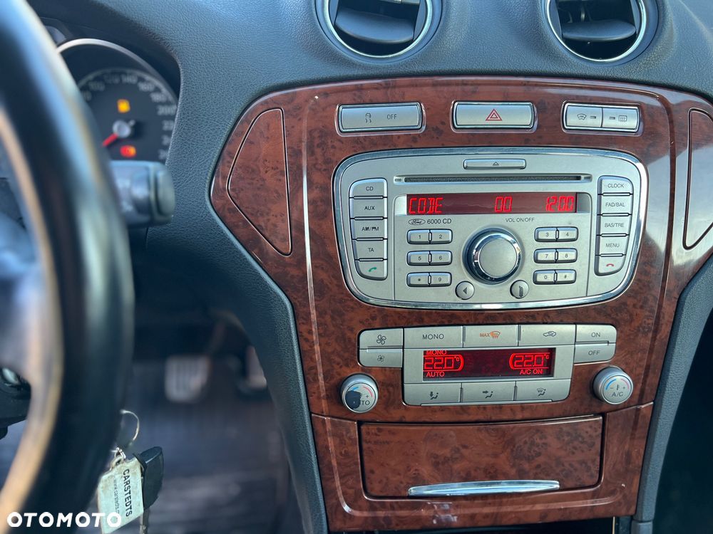 Ford Mondeo - 16