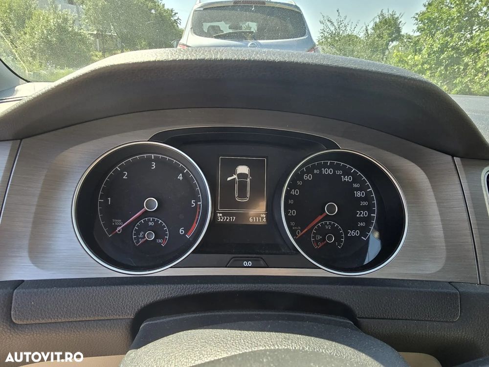 Volkswagen Golf - 8