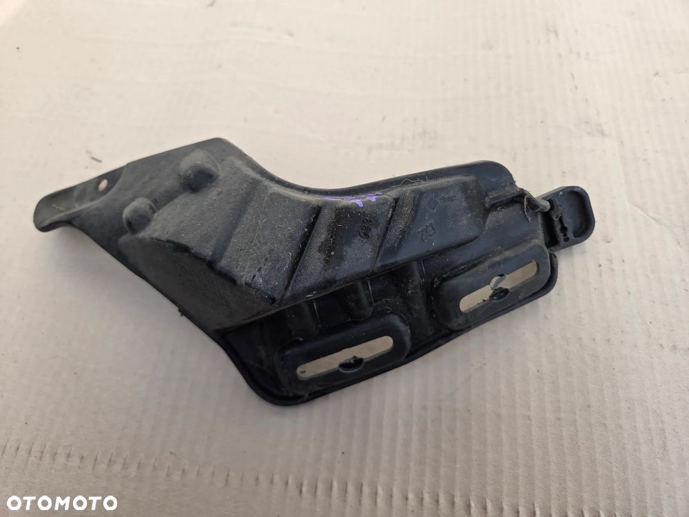 Mocowanie wspornik błotnika prawy przód Citroen C3 III   9812550880 - 2