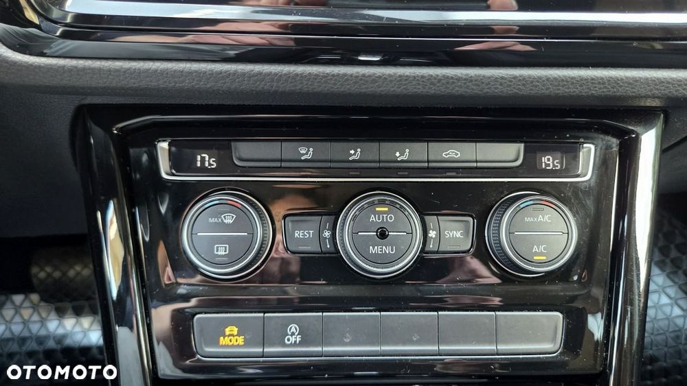 Volkswagen Touran 1.8 TSI BMT Highline DSG - 34