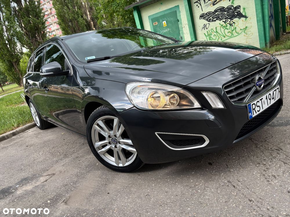 Volvo V60 D3 Momentum - 4