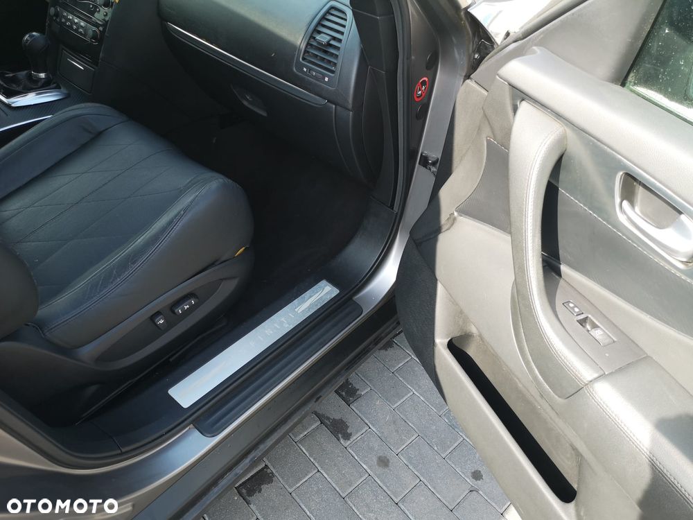 Infiniti FX FX37 AWD GT Premium - 29