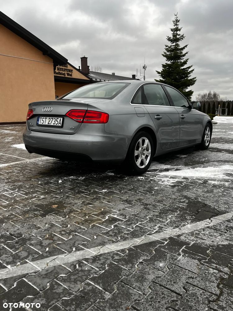 Audi A4 Limousine - 6