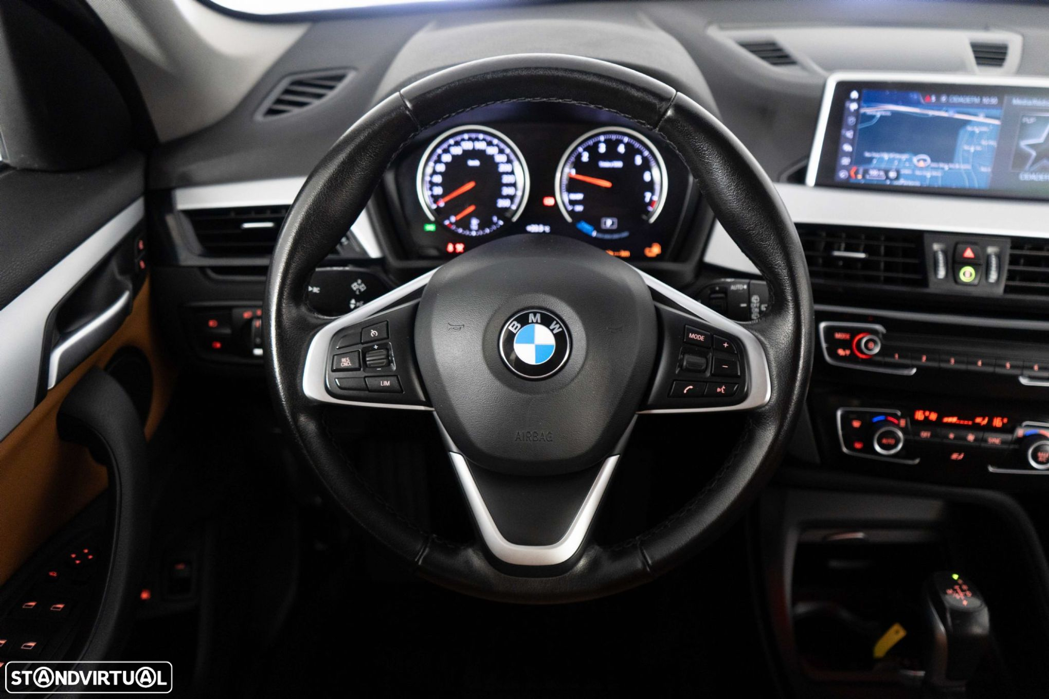 BMW X1 25 e xDrive Corporate Edition - 28