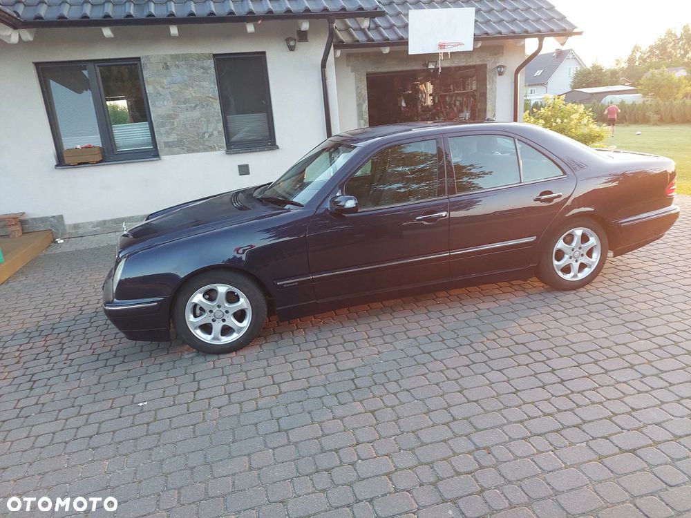 Mercedes-Benz Klasa E - 30