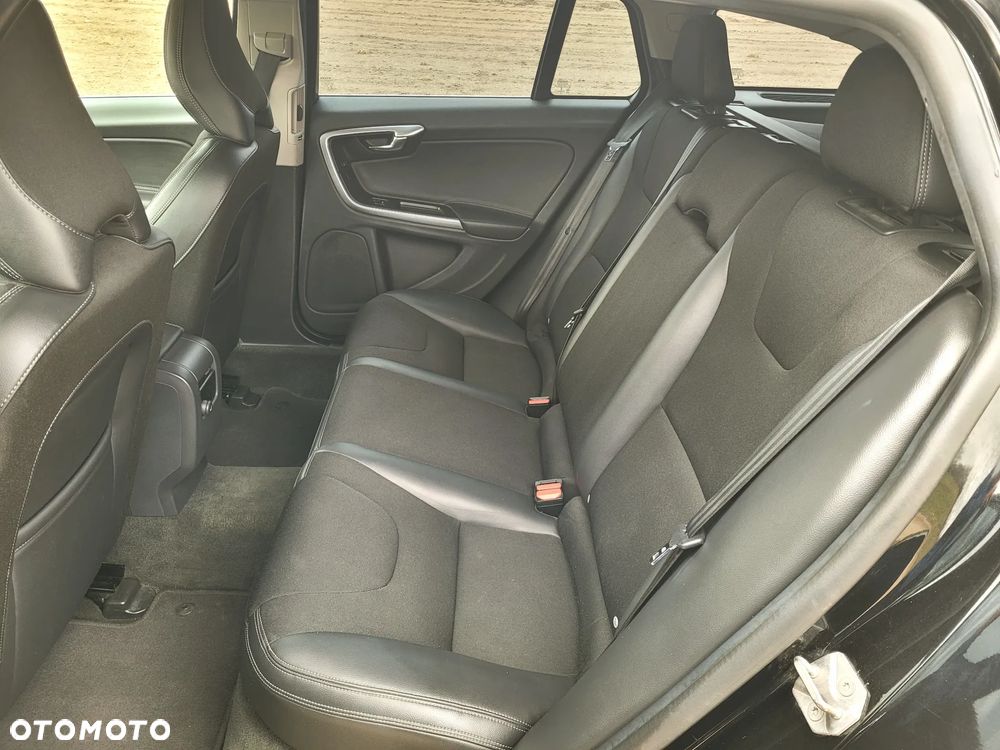 Volvo V60 D4 Drive-E Momentum - 10