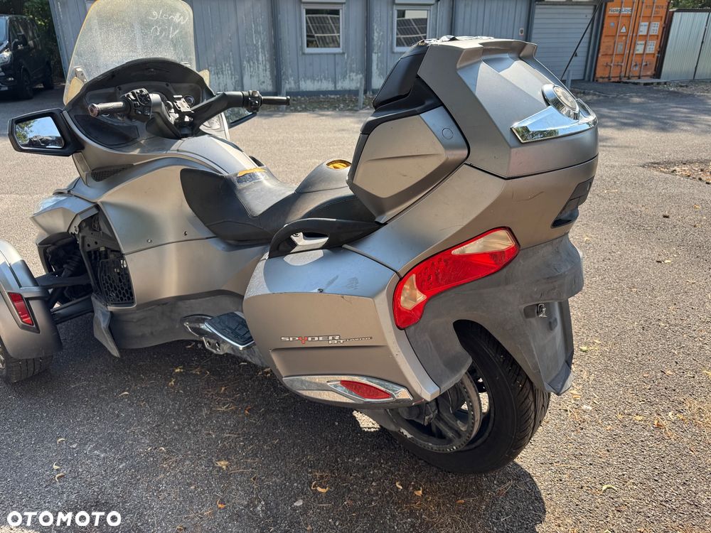 Can-Am Spyder - 14