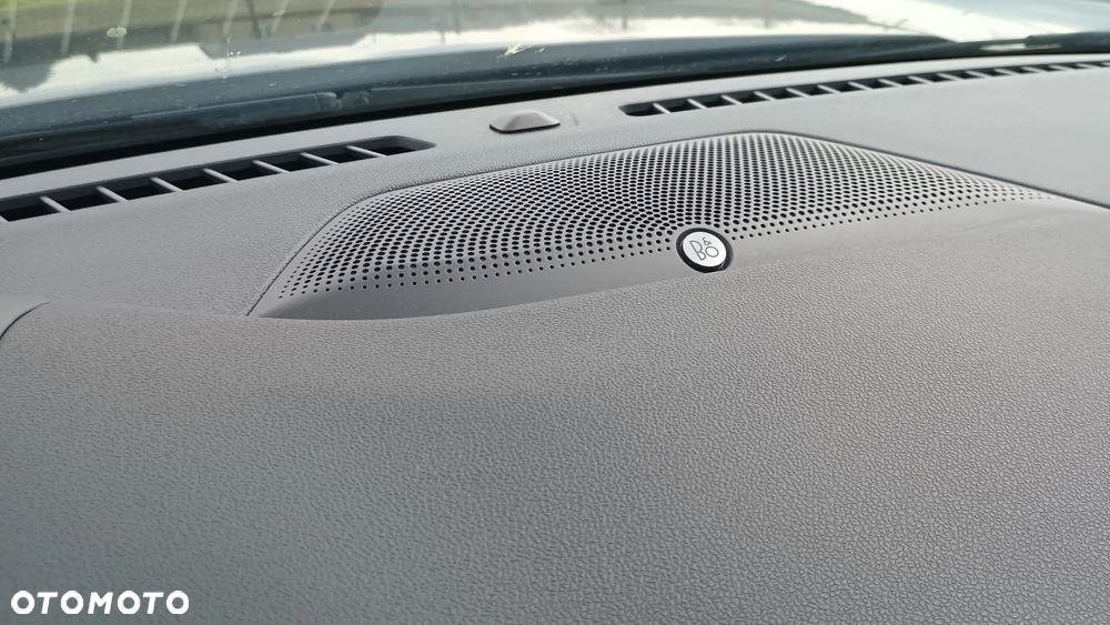 Ford Kuga 2.0 EcoBlue Hybrid ST-LINE X - 27