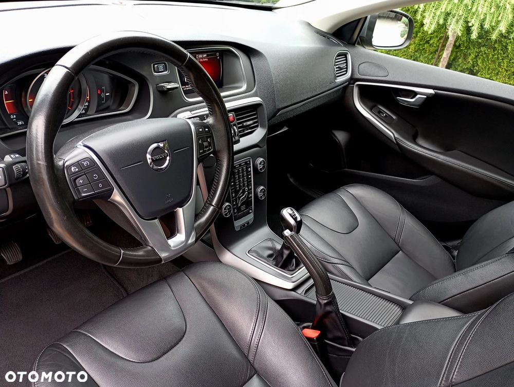 Volvo V40 D2 Momentum - 14