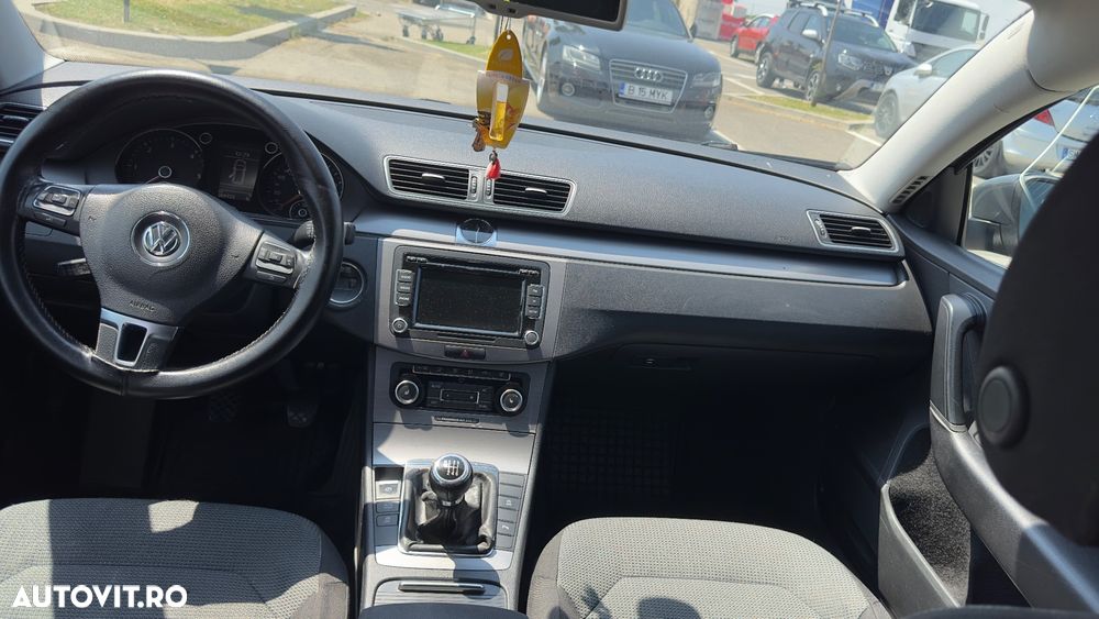 Volkswagen Passat 2.0 TDI Blue TDI Comfortline - 7