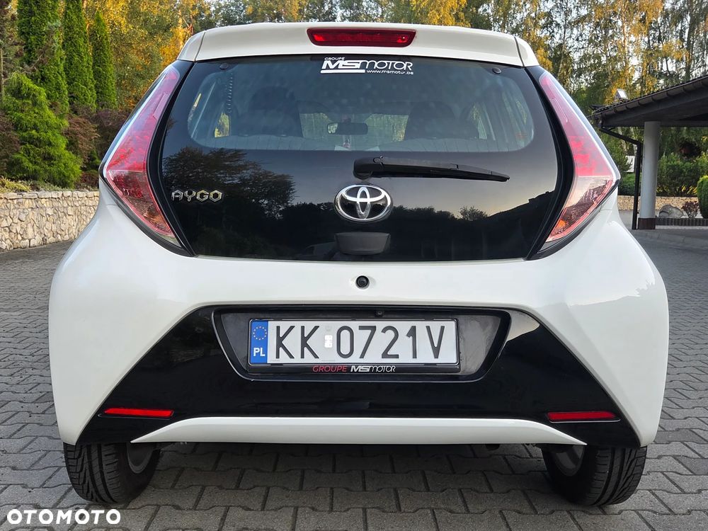 Toyota Aygo x-play touch - 7