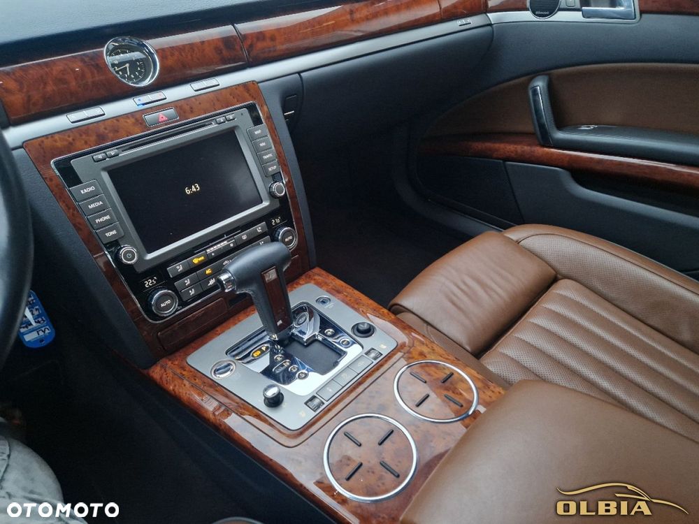 Volkswagen Phaeton - 5