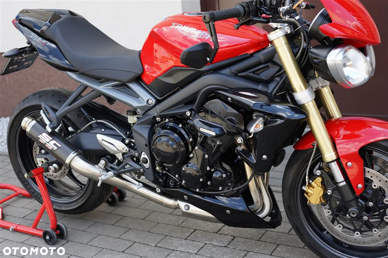 Triumph Street Triple - 12