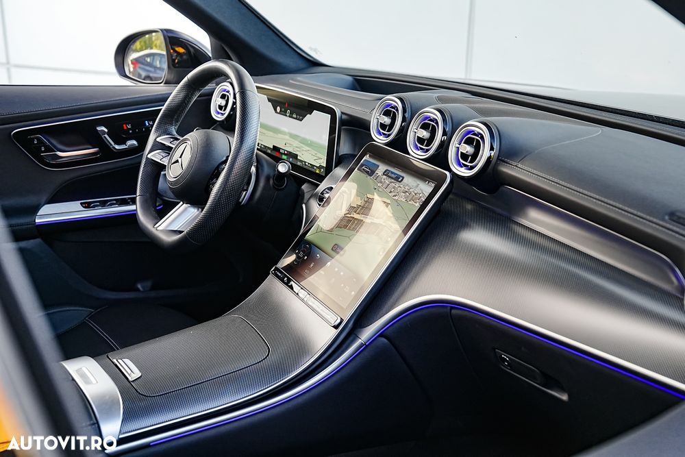 Mercedes-Benz GLC 300 e 4Matic 9G-TRONIC AMG Line - 39