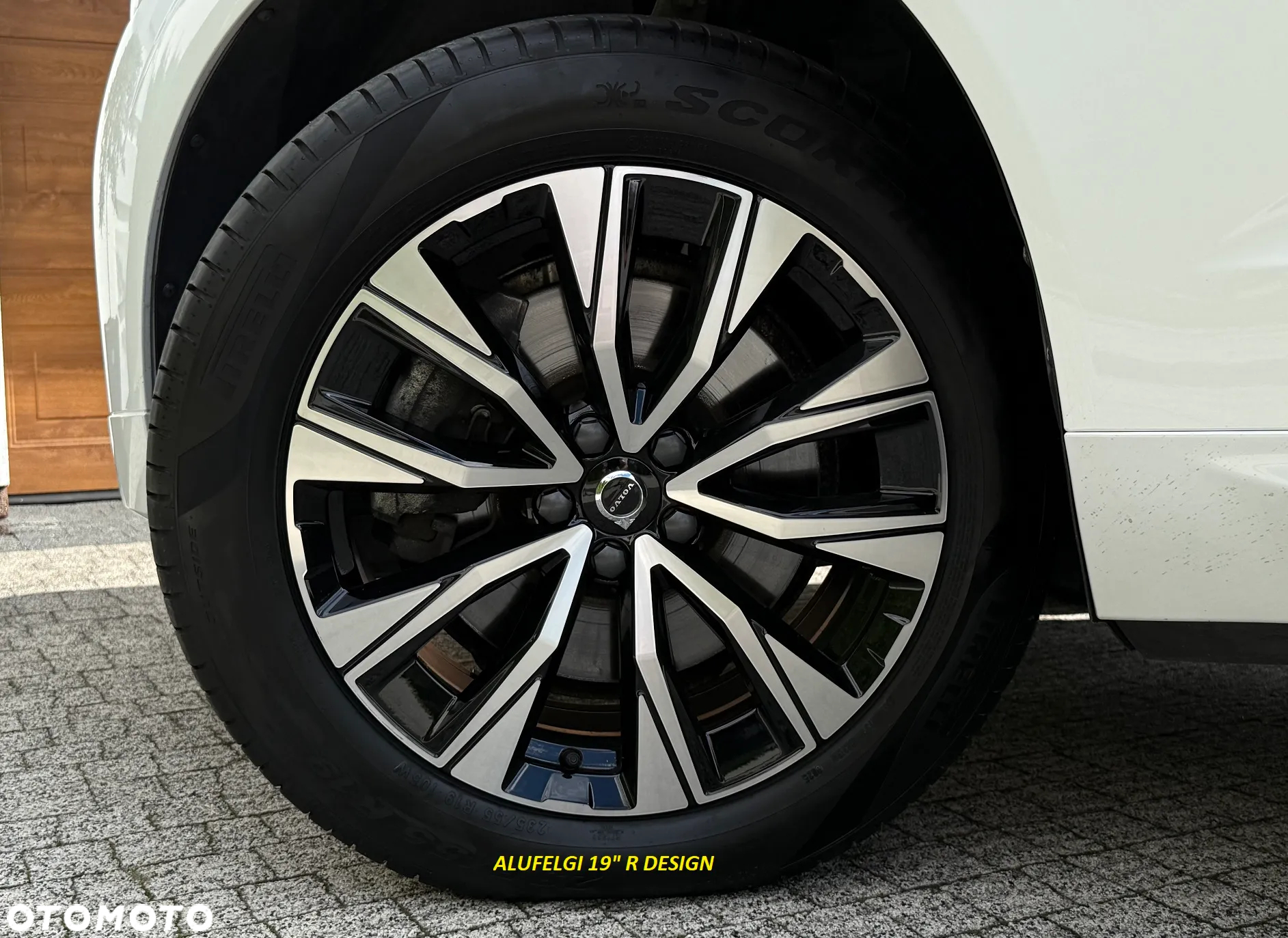 Volvo XC 60 B4 D AWD Plus Dark - 30