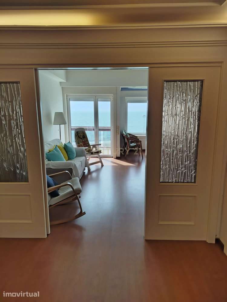 Apartamento T2 Mobilado com Vista Mar e parqueamento 1 carro - Grande imagem: 4/41