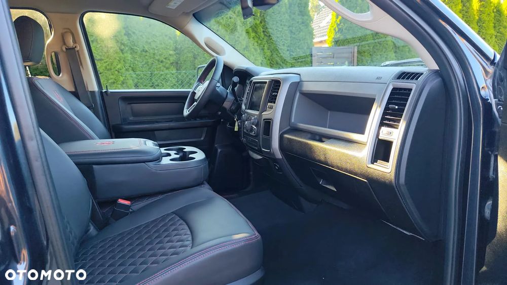 Dodge RAM - 12