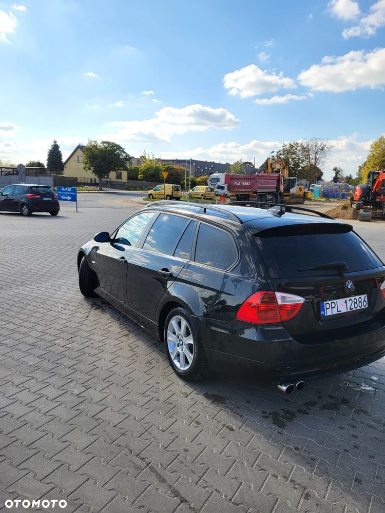 BMW Seria 3 318i - 5