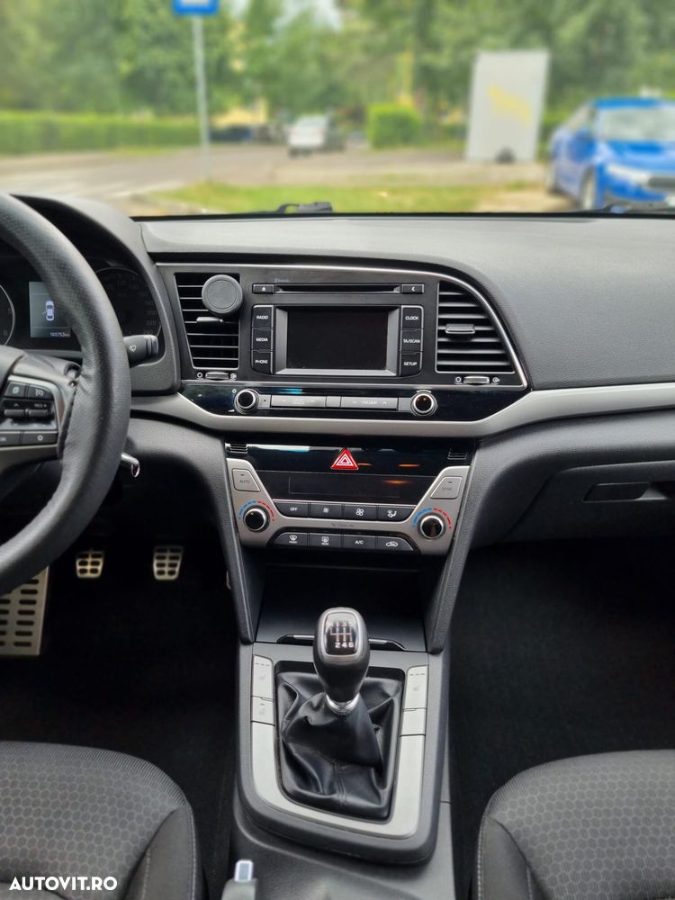 Hyundai Elantra 1.6 CRDI Highway - 6
