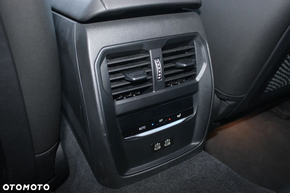BMW i4 80.7kWh eDrive 35 M Sport - 24