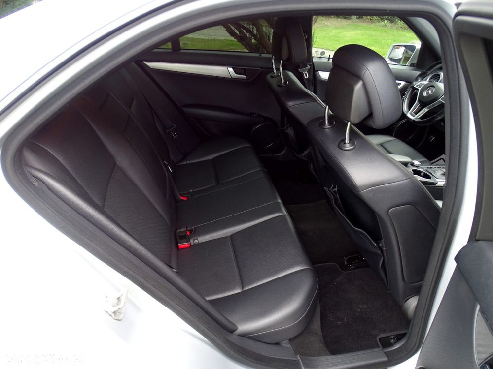 Mercedes-Benz Klasa C 250 (BlueEFFICIENCY) 7G-TRONIC - 14