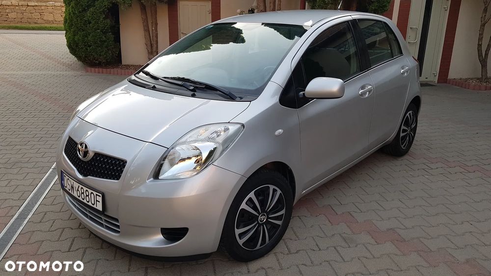 Toyota Yaris 1.3 Luna Premium - 10