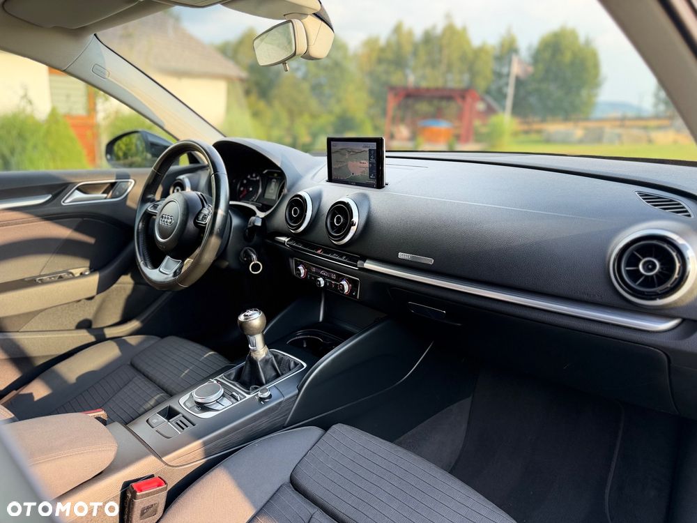 Audi A3 Sportback 1.4 TFSI Attraction - 4