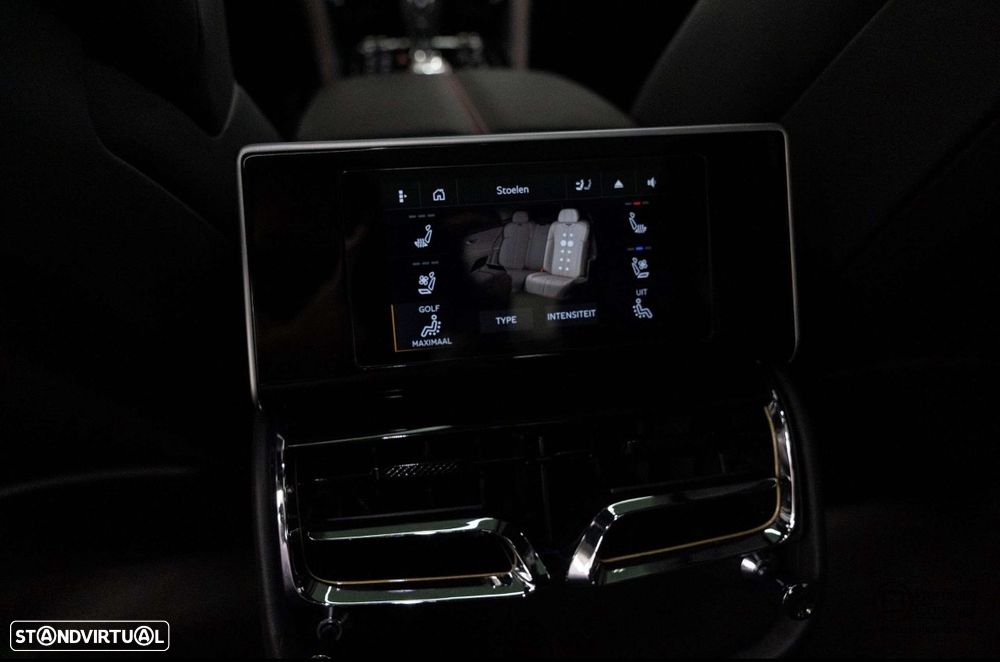 Bentley Flying Spur V8 Mulliner - 24