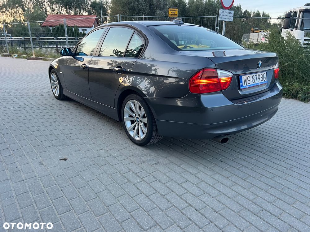 BMW Seria 3 318i - 7