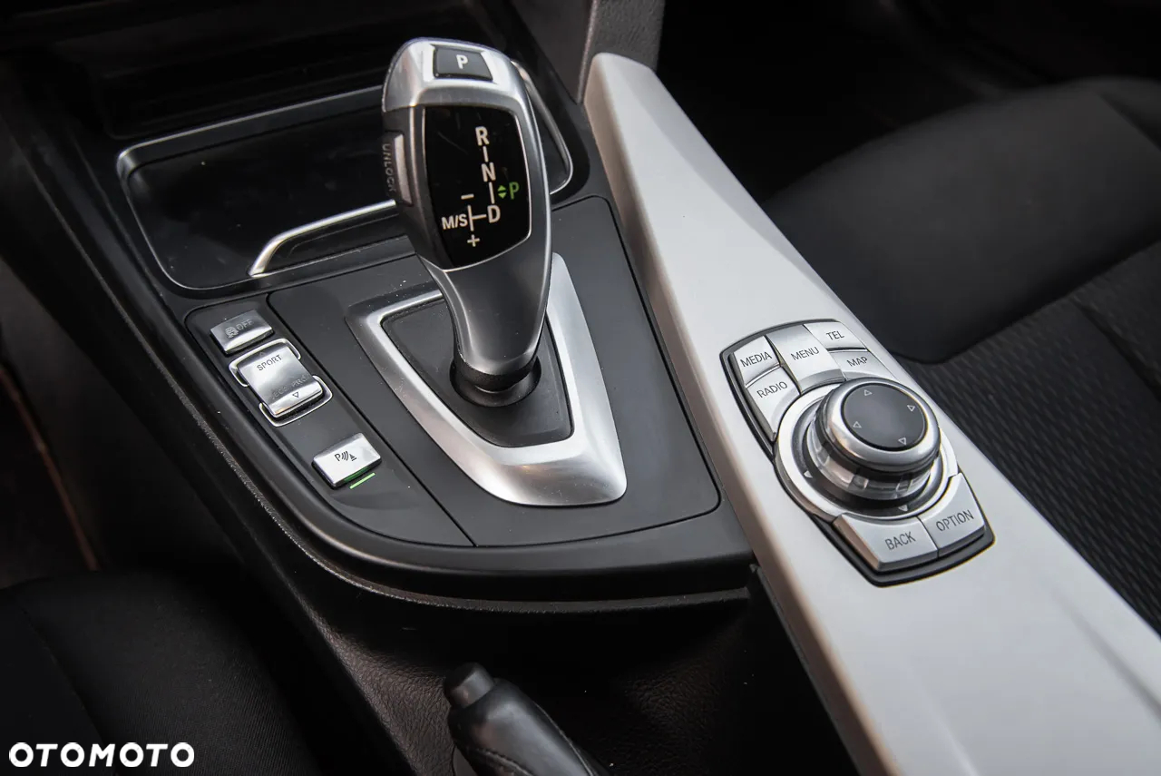 BMW Seria 3 318d - 19
