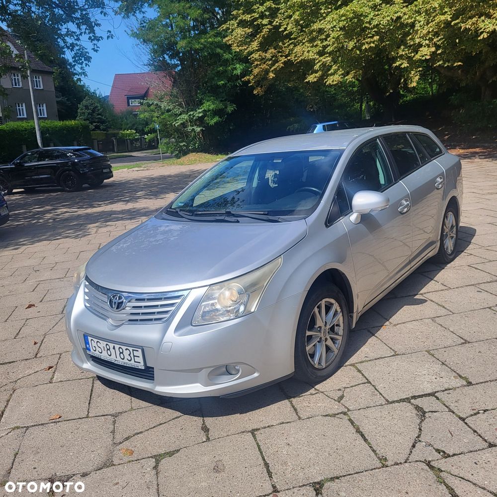 Toyota Avensis - 1