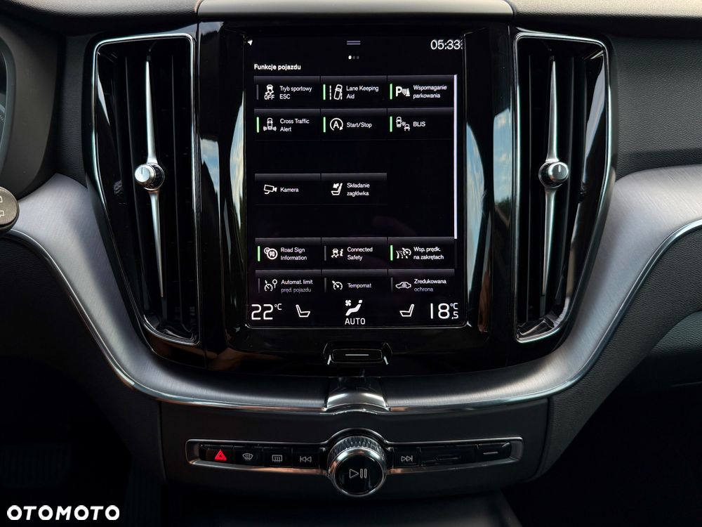 Volvo XC 60 B4 D AWD Momentum Pro - 22