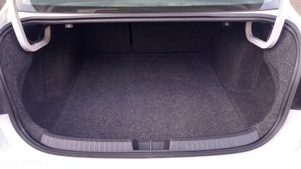 Volkswagen Jetta - 34