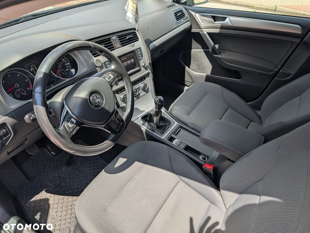 Volkswagen Golf 1.6 TDI BlueMotion Technology Comfortline - 16