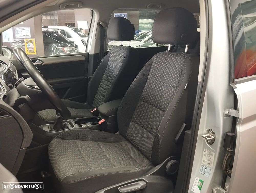 VW Touran 1.6 TDI Confortline - 17