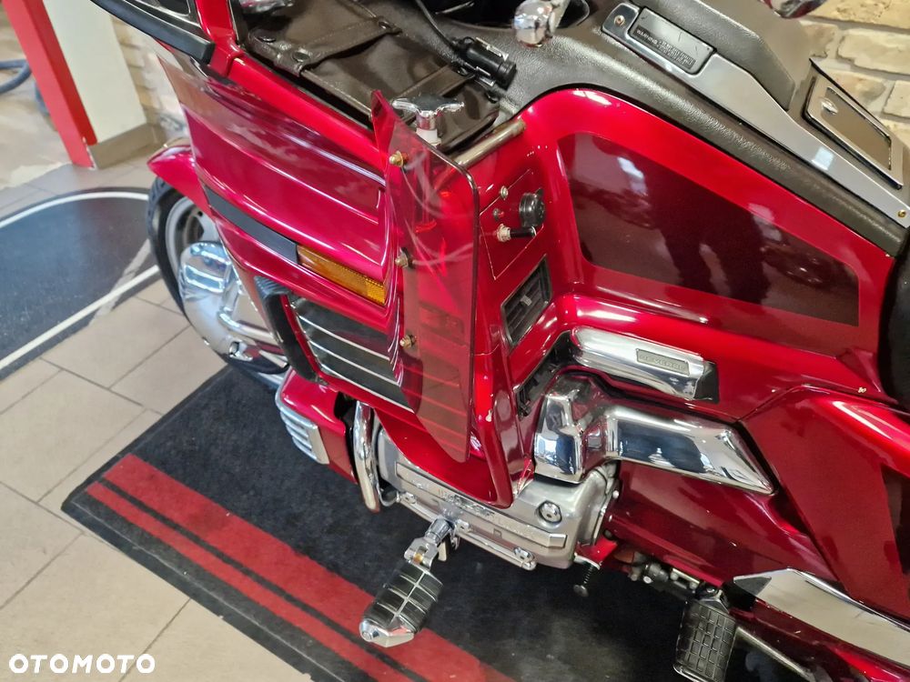 Honda GL - 16